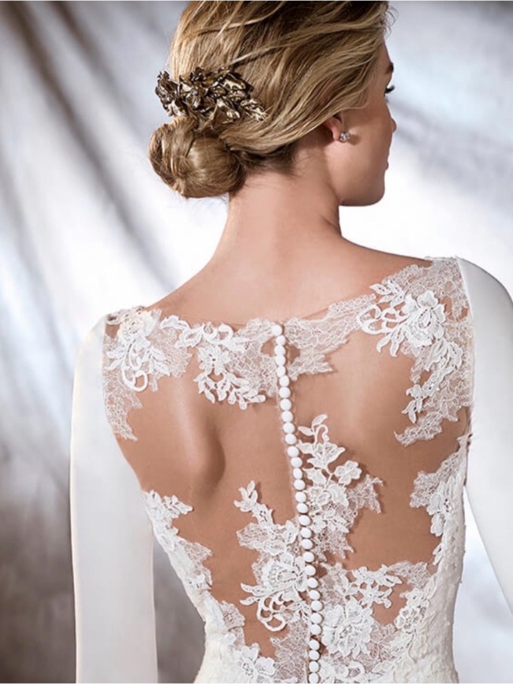 Pronovias Ivory Long-Sleeve Fitted Mermaid Wedding Gown - Picture 4 of 5